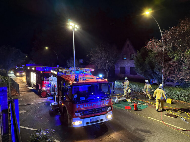 Verkehrsunfall Mit Eingeklemmter Person Freiwillige Feuerwehr