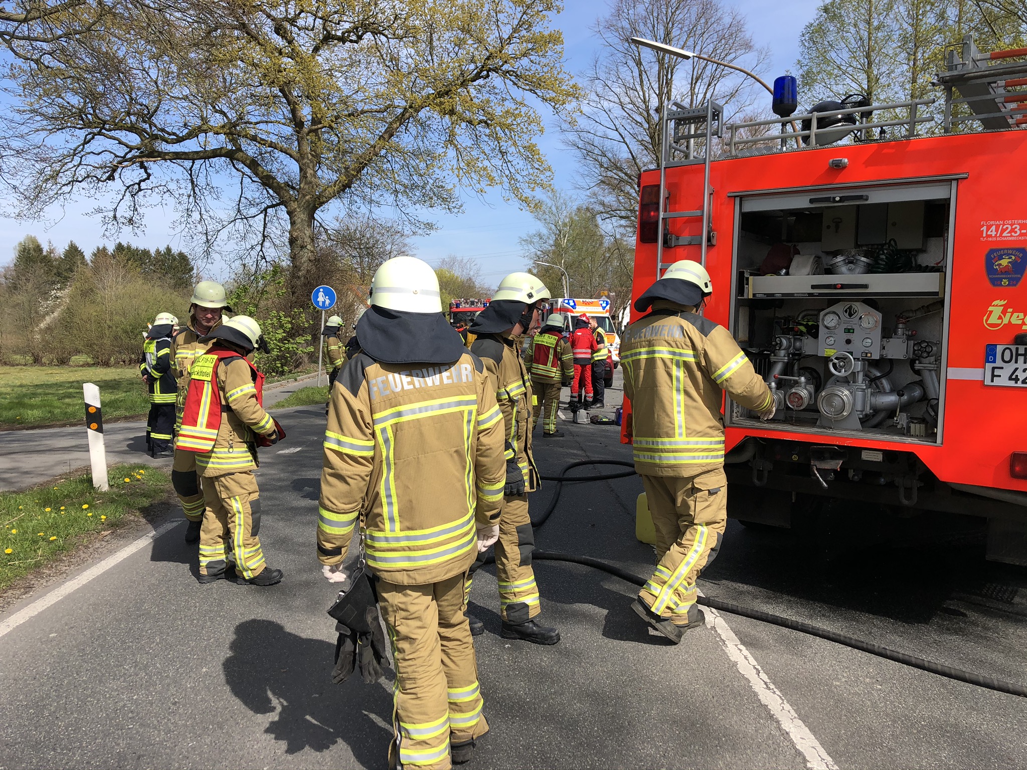 16.04.2020 - Verkehrsunfall Eingeklemmte Person - Freiwillige Feuerwehr ...