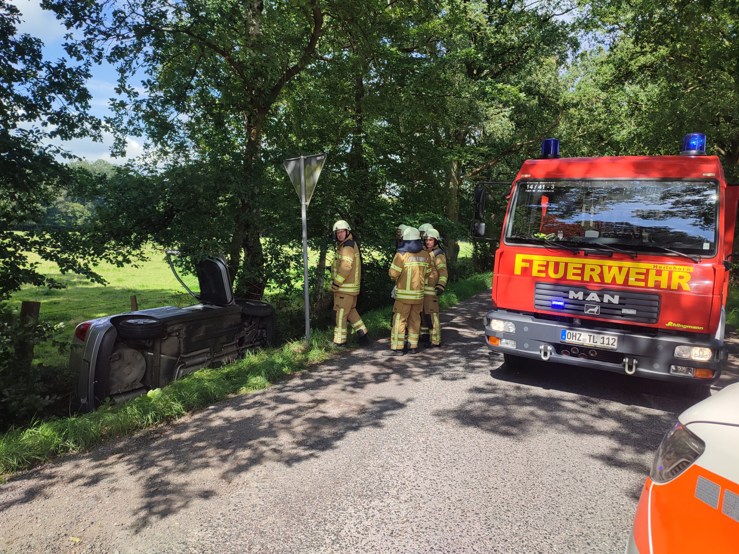 Verkehrsunfall Mit Eingeschlossener Person - Freiwillige Feuerwehr ...